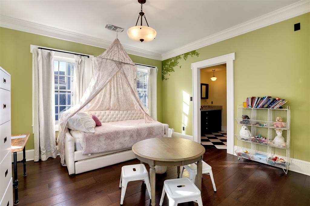 Gallery image 4
