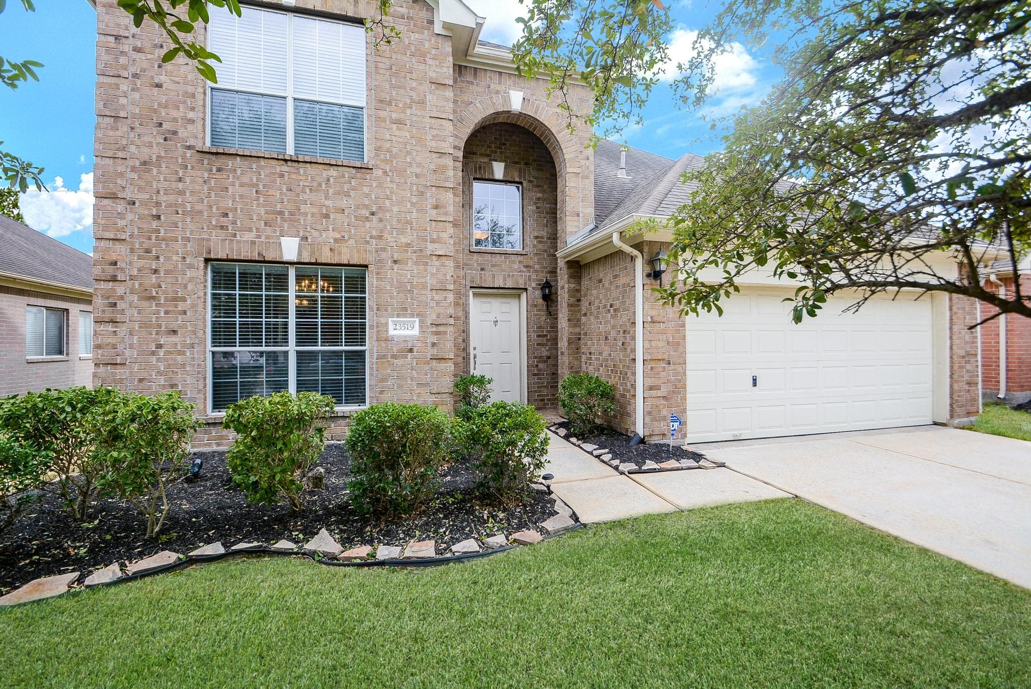 23519 Goldking Cross Ct