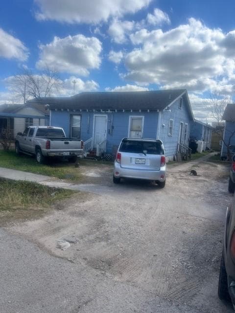 110 E 44th St