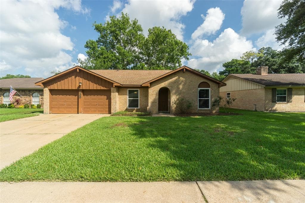 739 Seafoam Rd