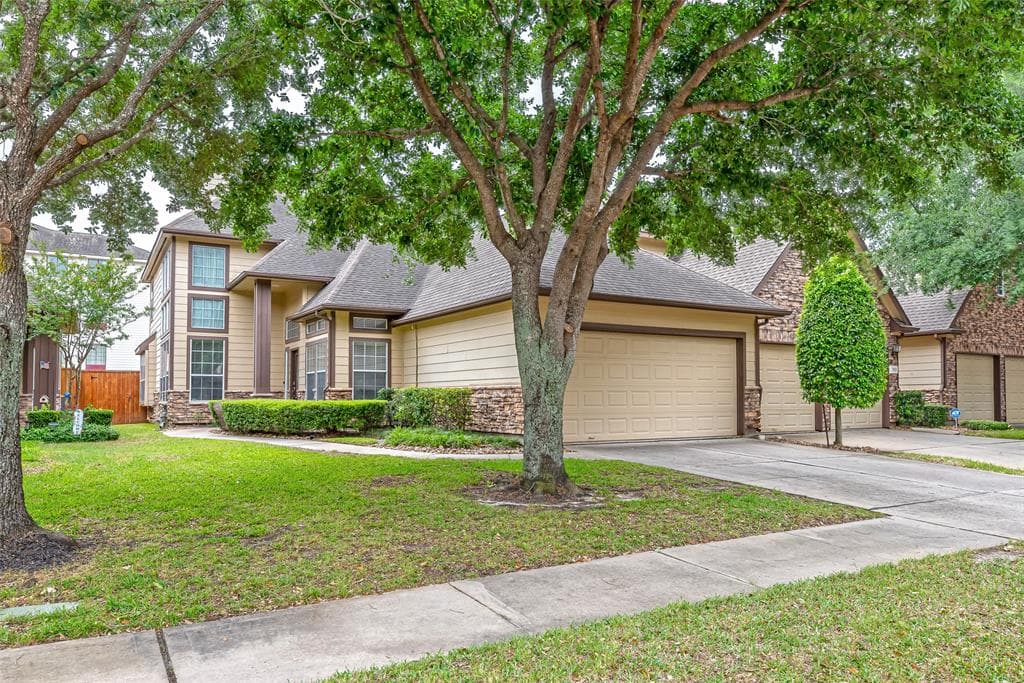 7831 Glenn Cliff Dr