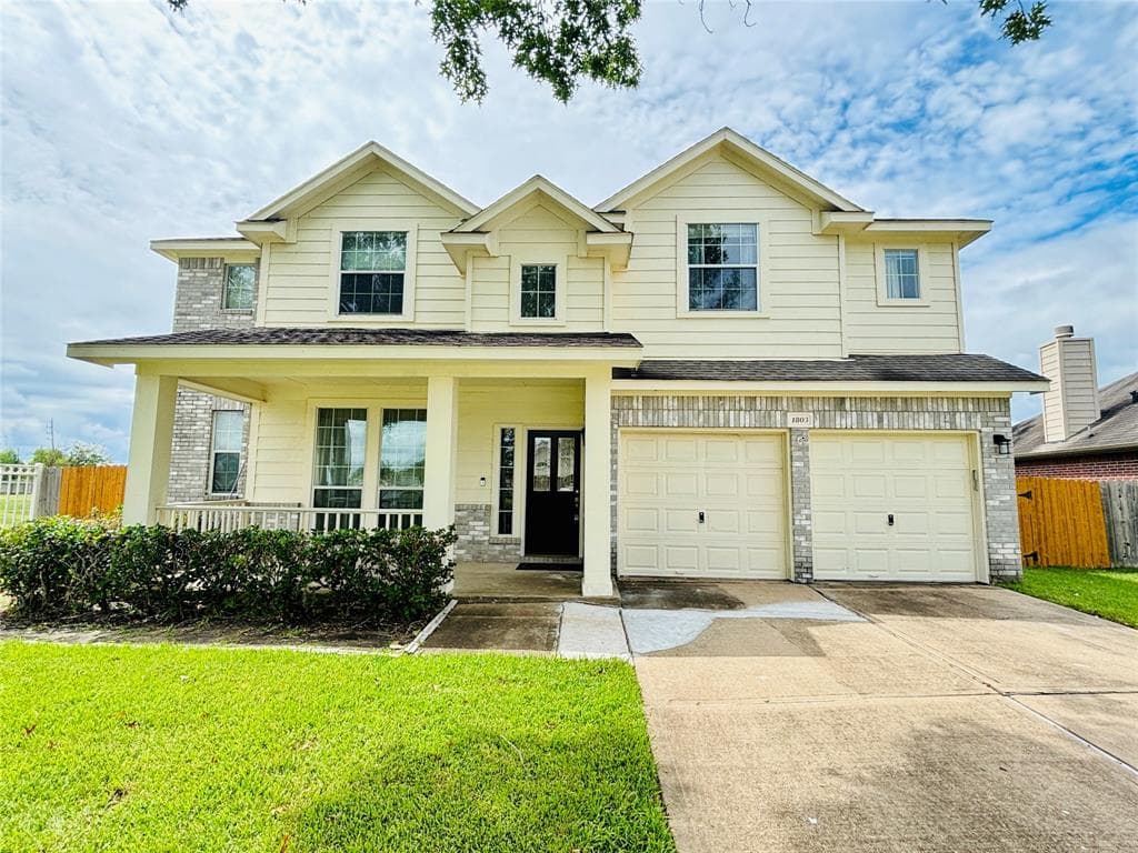 1803 Stoneleigh Ct