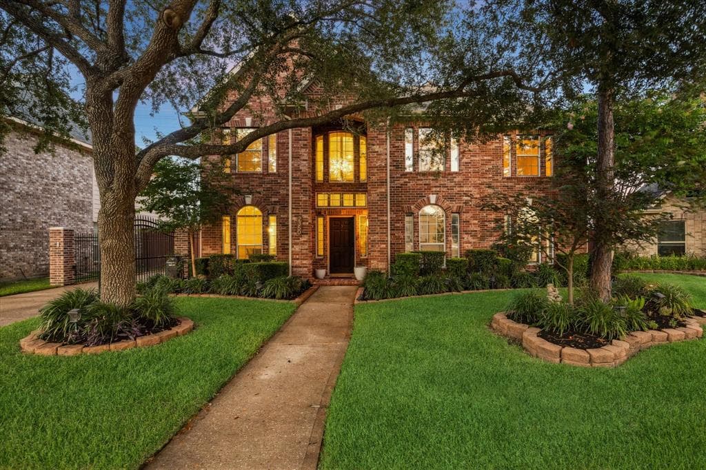 2350 Seamist Cir