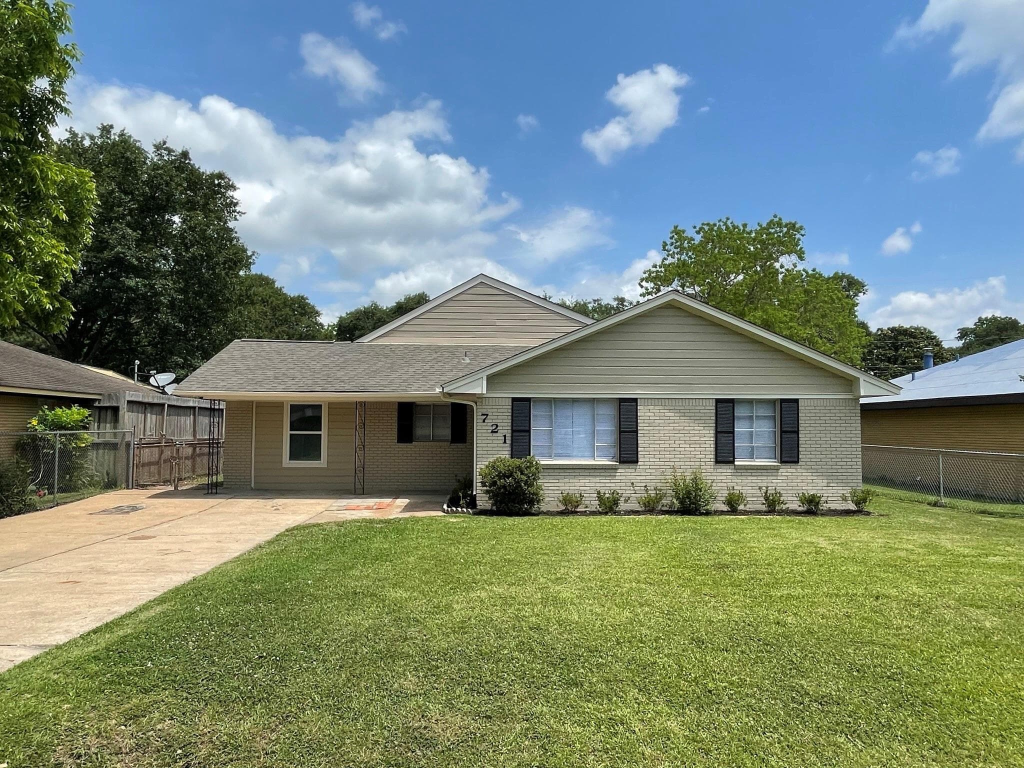 721 Dunham Dr