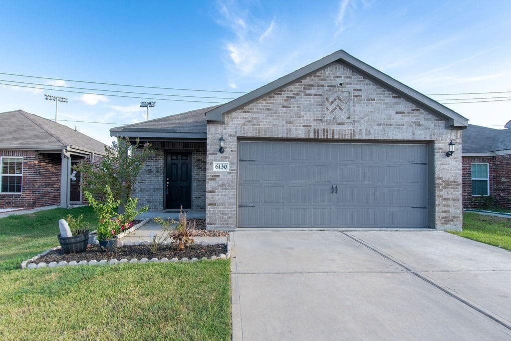 6130 El Oro Dr