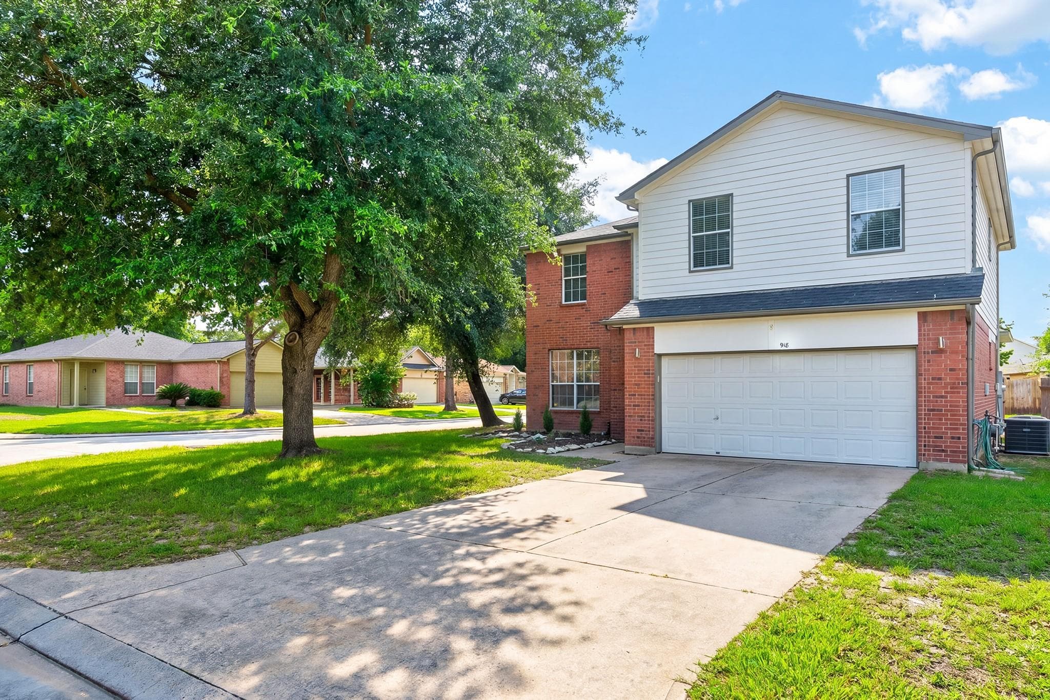 918 Ivycroft Ln