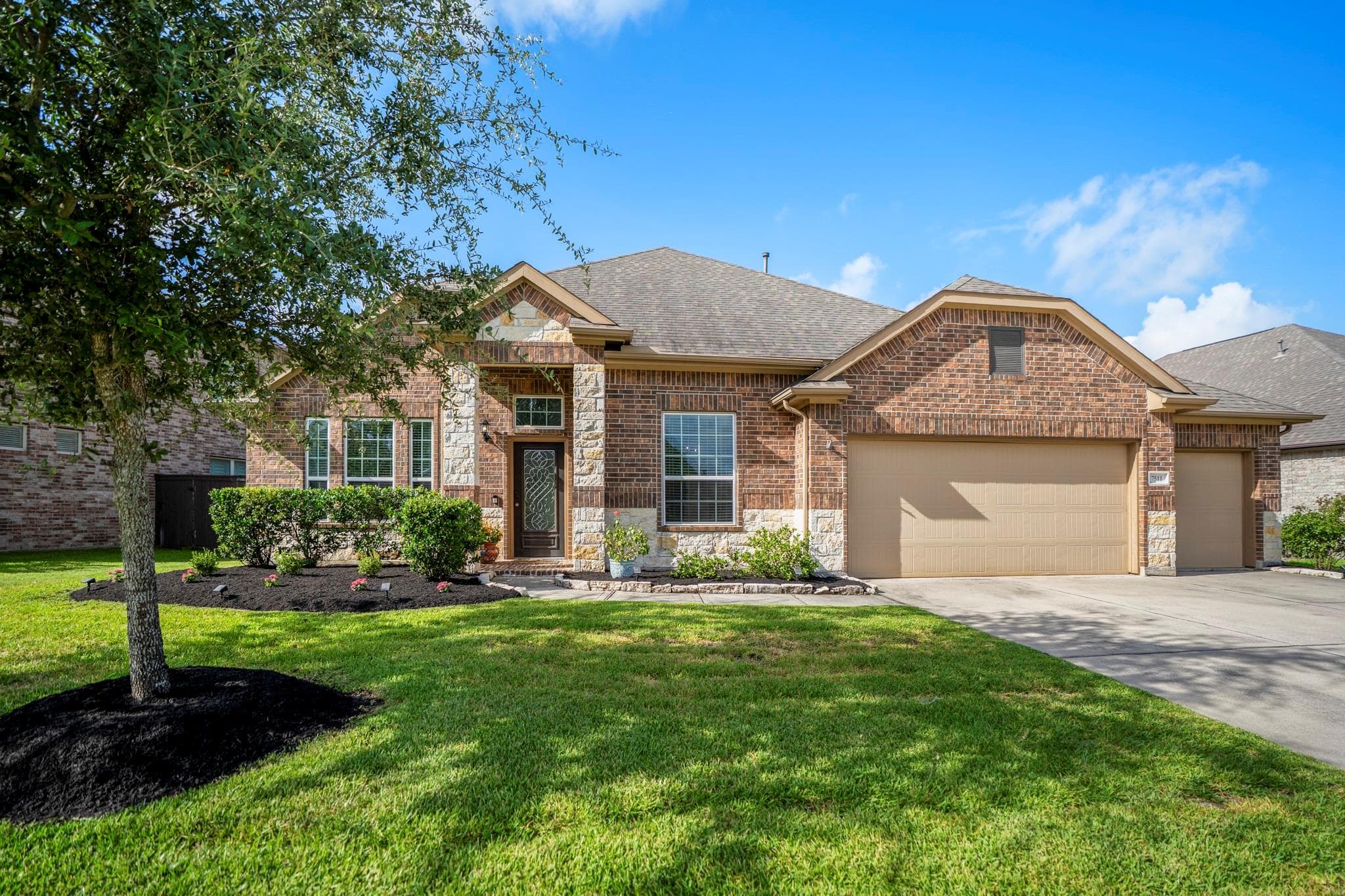 7511 Laguna Lake Dr
