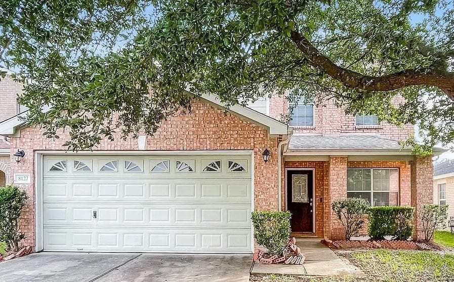8127 Sanders Glen Ln