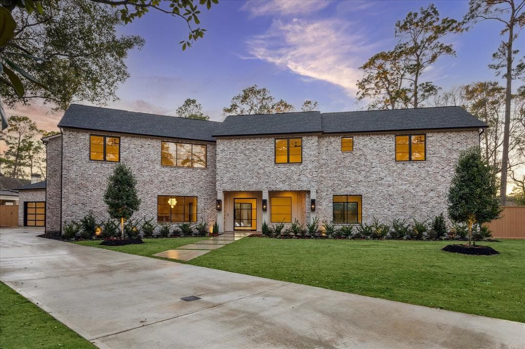 11605 Raina Ln