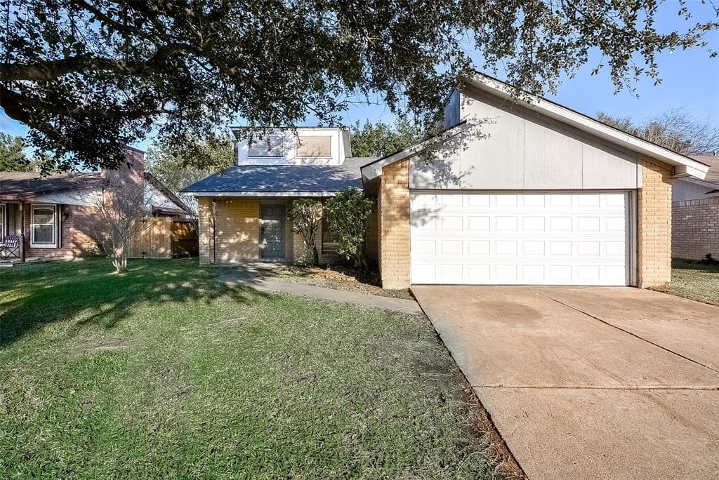 3202 Rocky Crest Dr