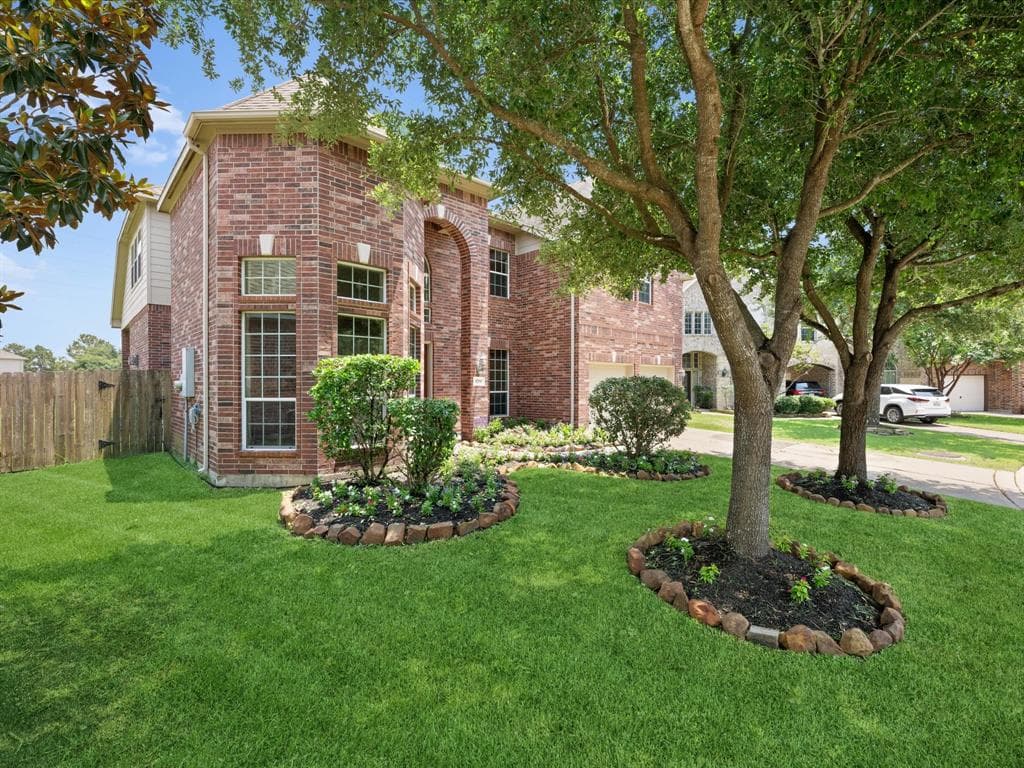 3719 Quail Springs Ln