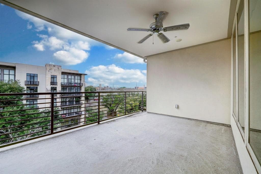 4819 Caroline St Unit 306