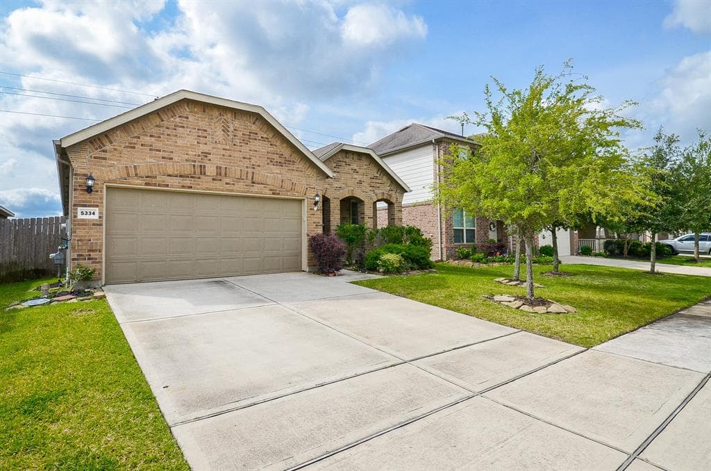 5334 Rue Dela Croix Dr
