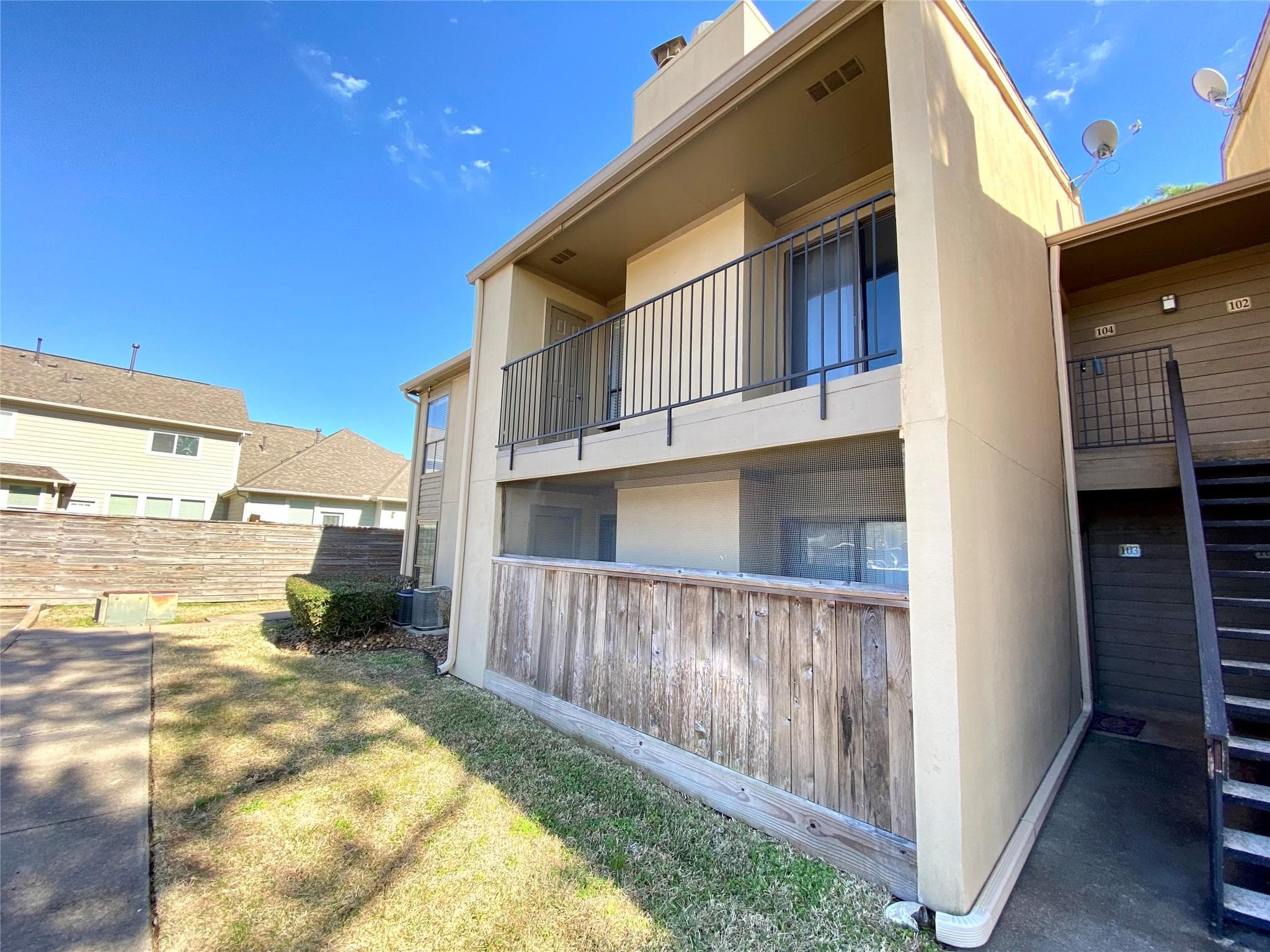 3300 Pebblebrook Dr Apt 104