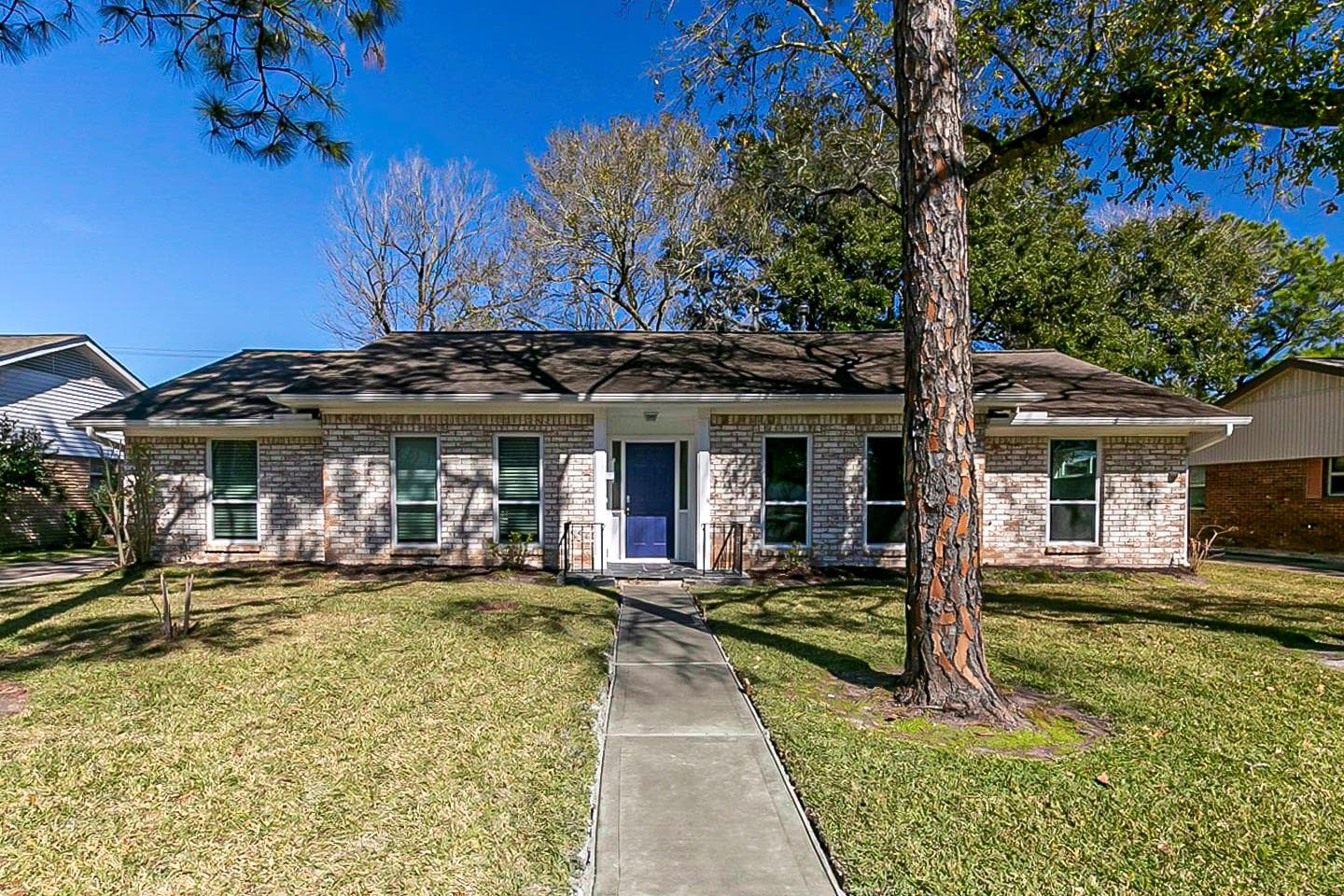 5530 Bankside Dr
