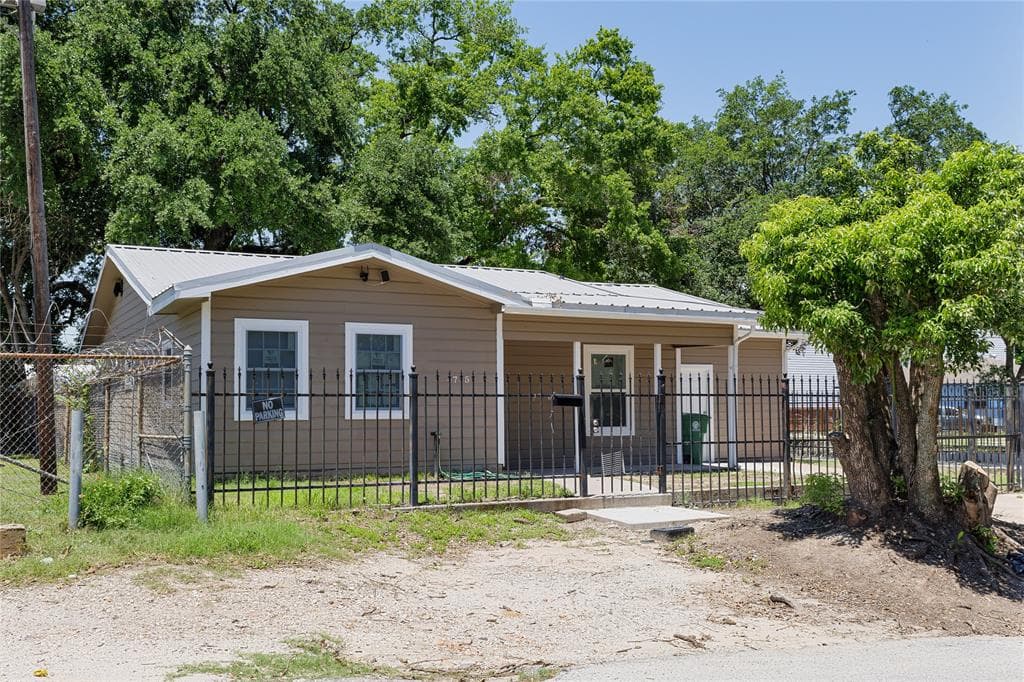Main property image