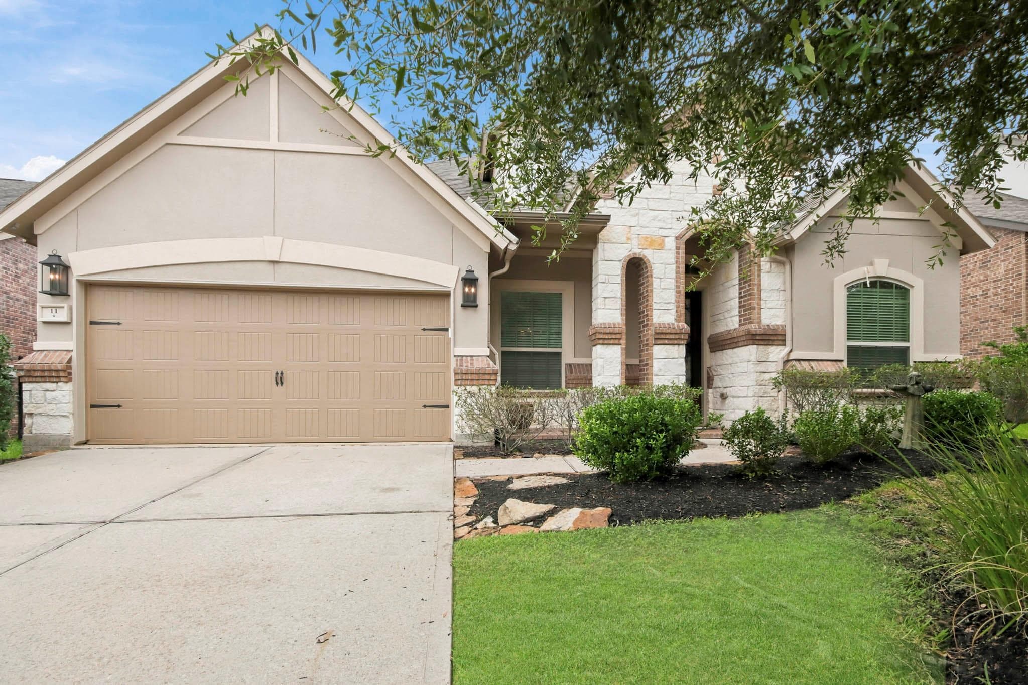 11 Whispering Thicket Pl
