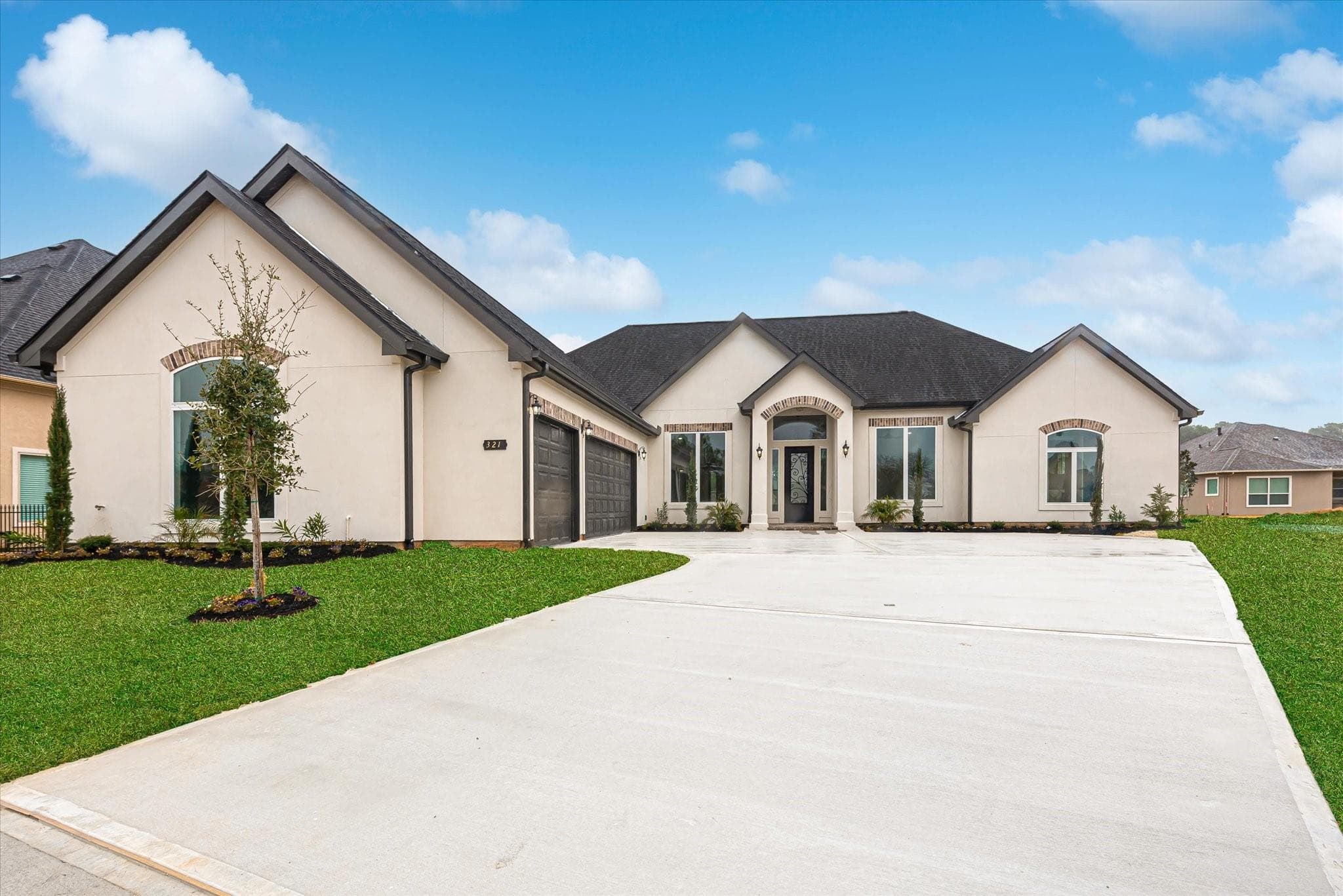 321 Bentwood Dr