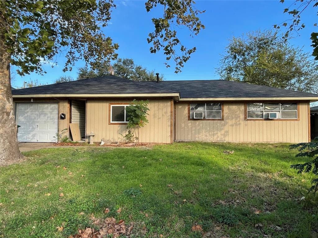 5830 Black Oak Dr