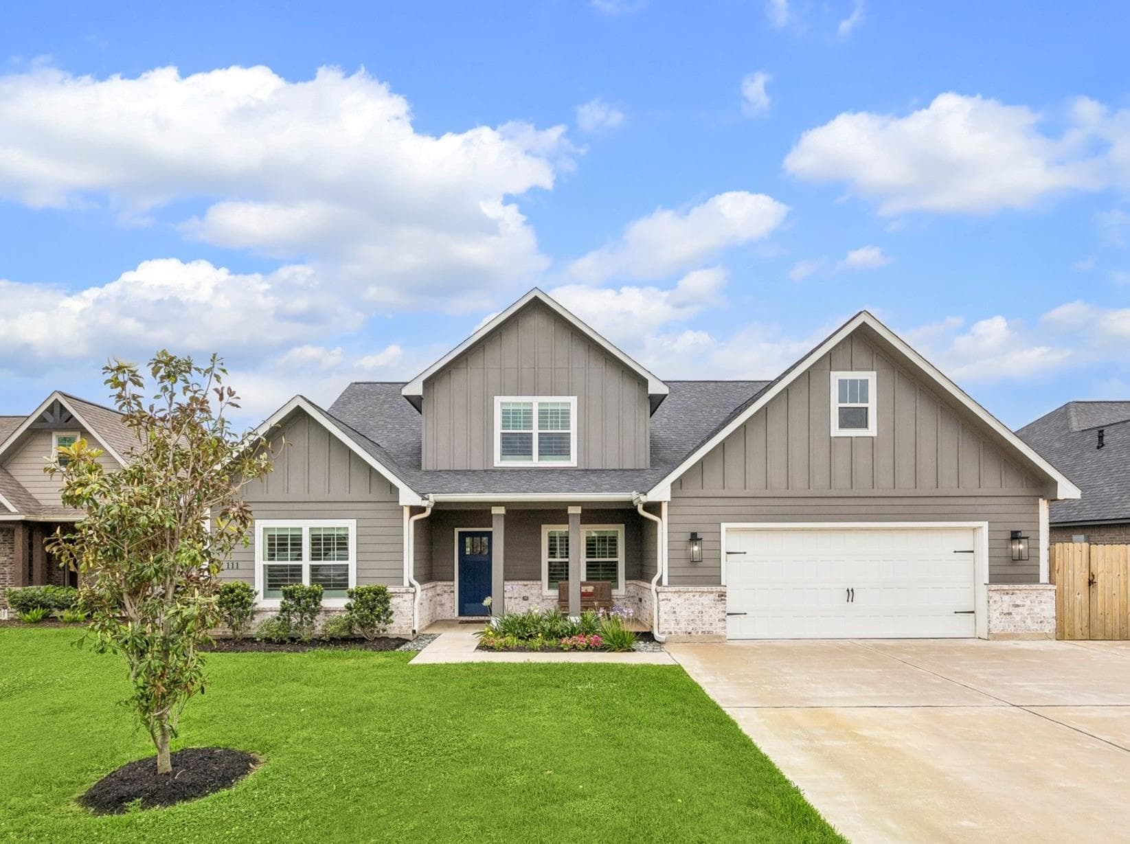 111 Creekside Ln