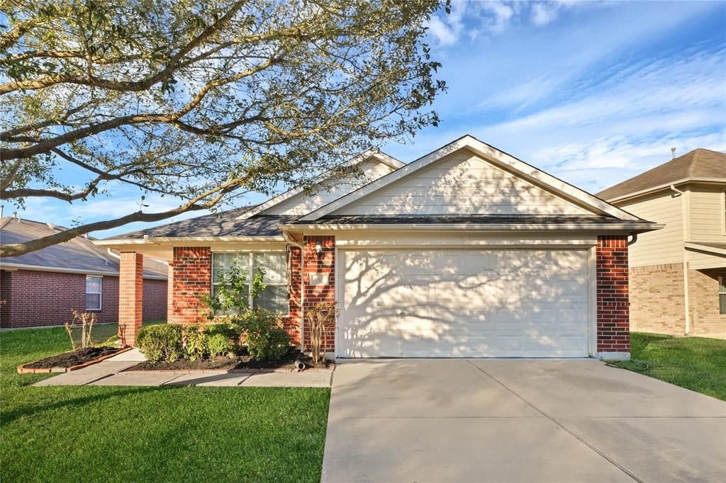 20802 Sandy Bay Ln