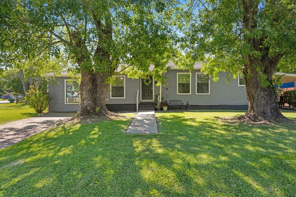 1004 Sunset Dr