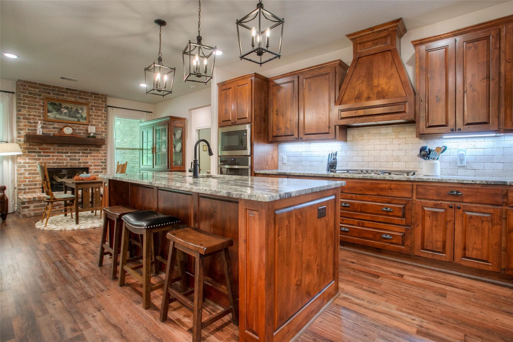 1812 Camellia Dr