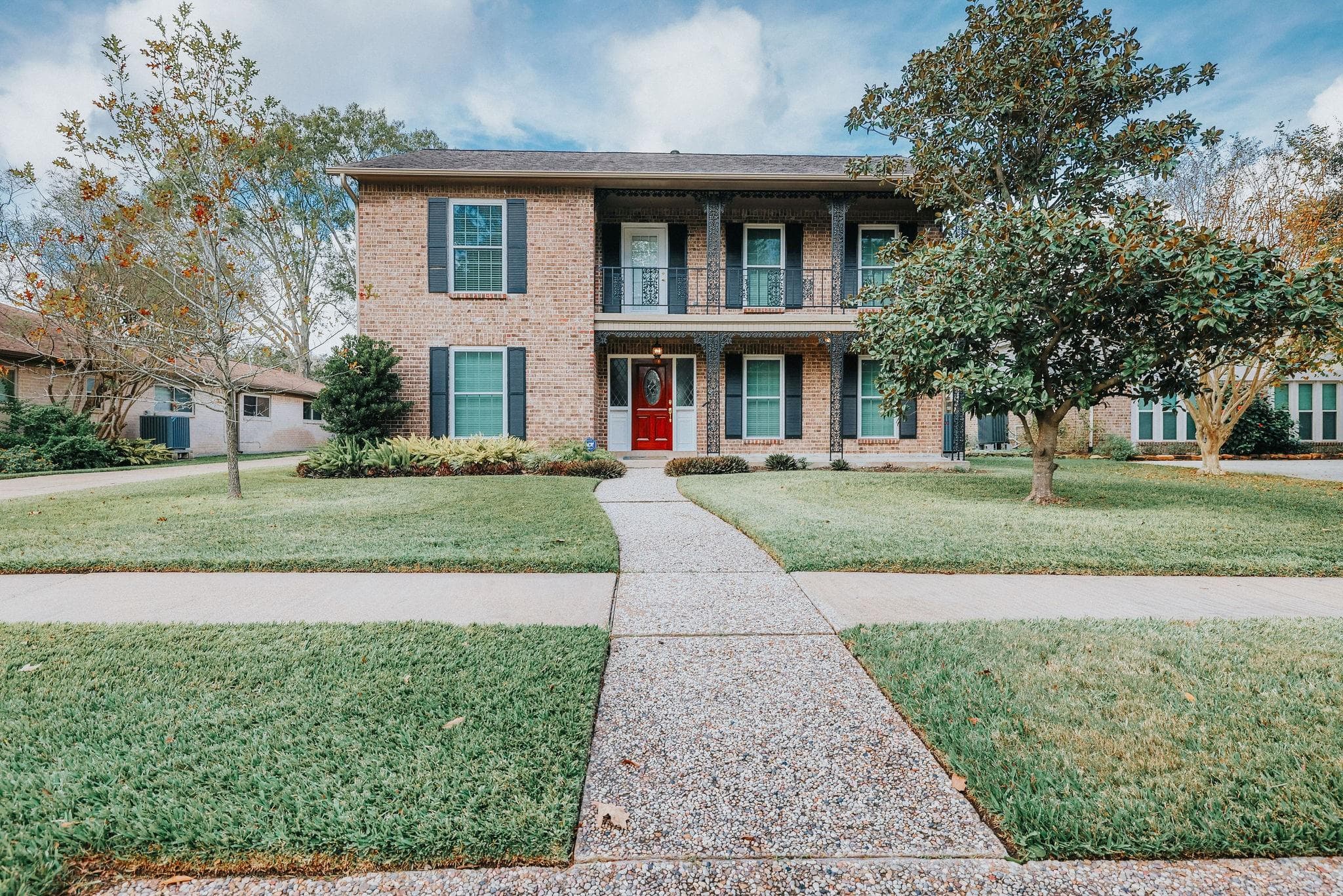 15803 Crestbrook Dr