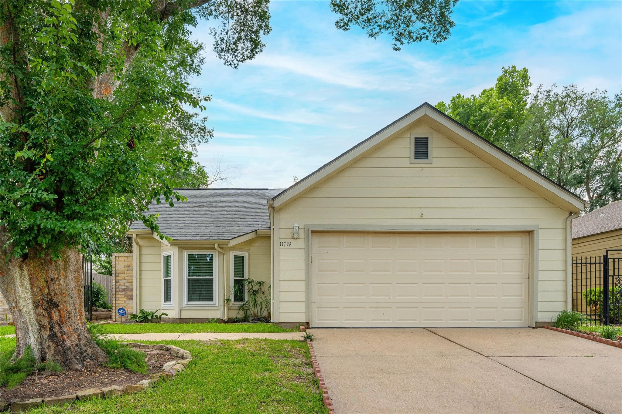 11719 Bexley Dr
