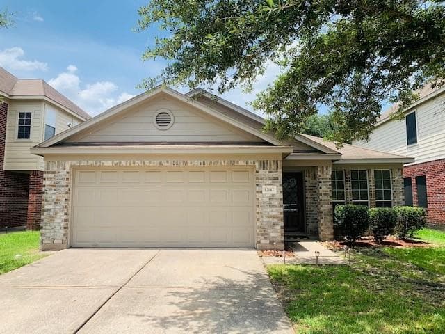 12147 Glen Crossing Cir