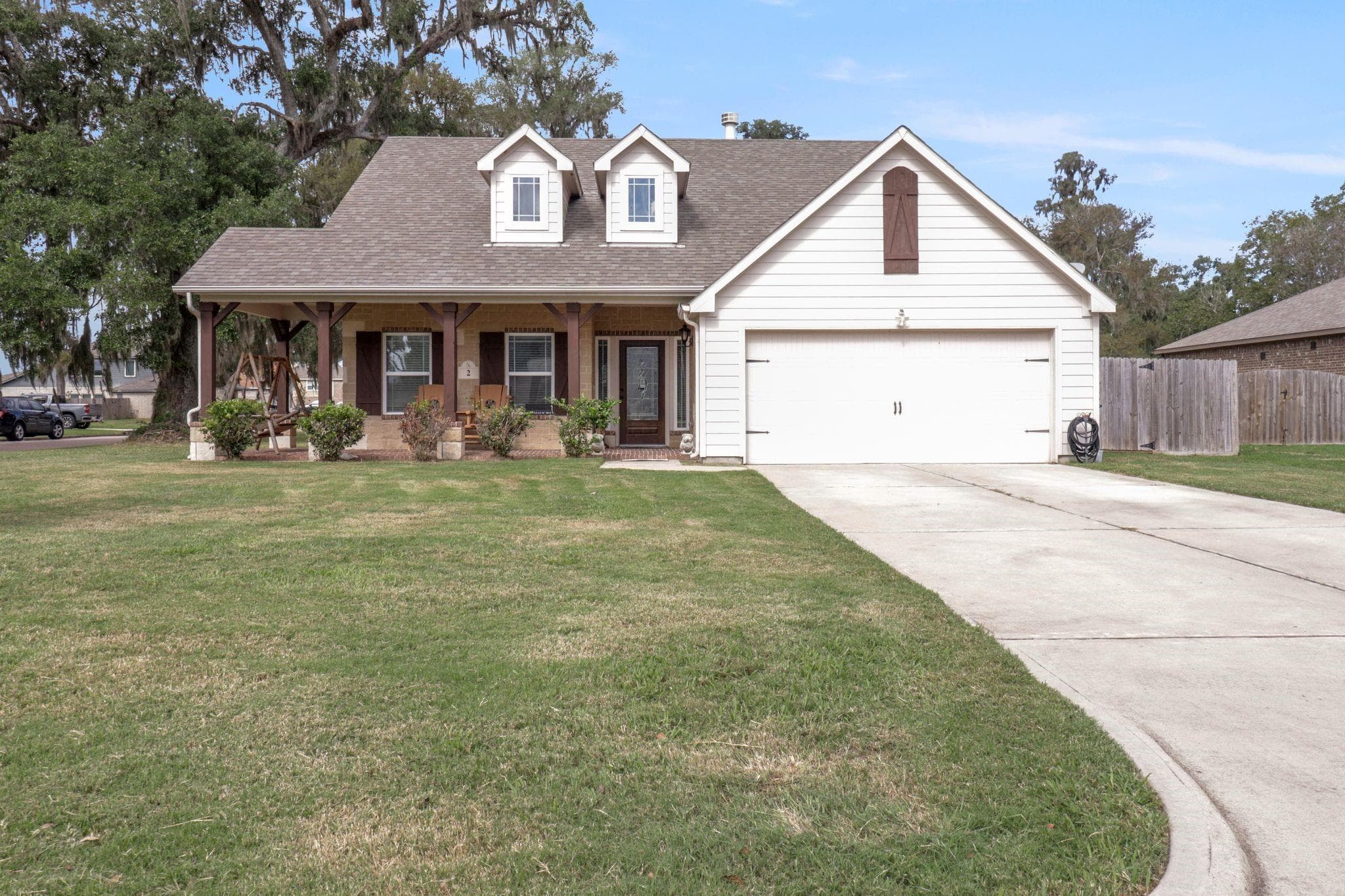 2 Colonial Ln