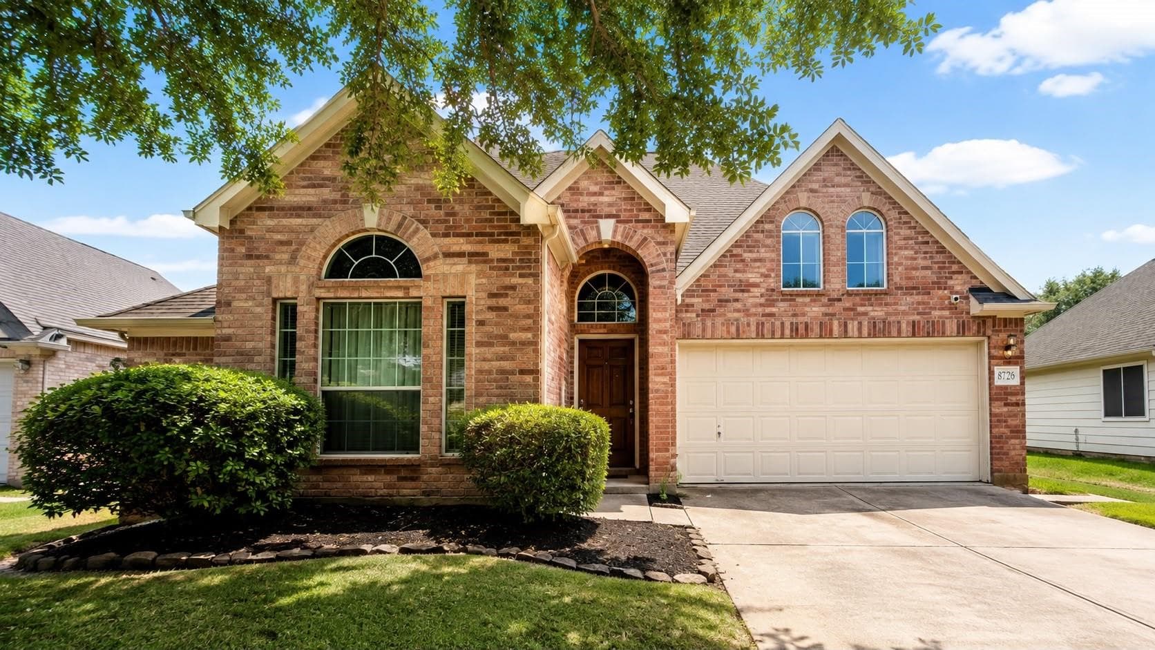 8726 Rollick Dr