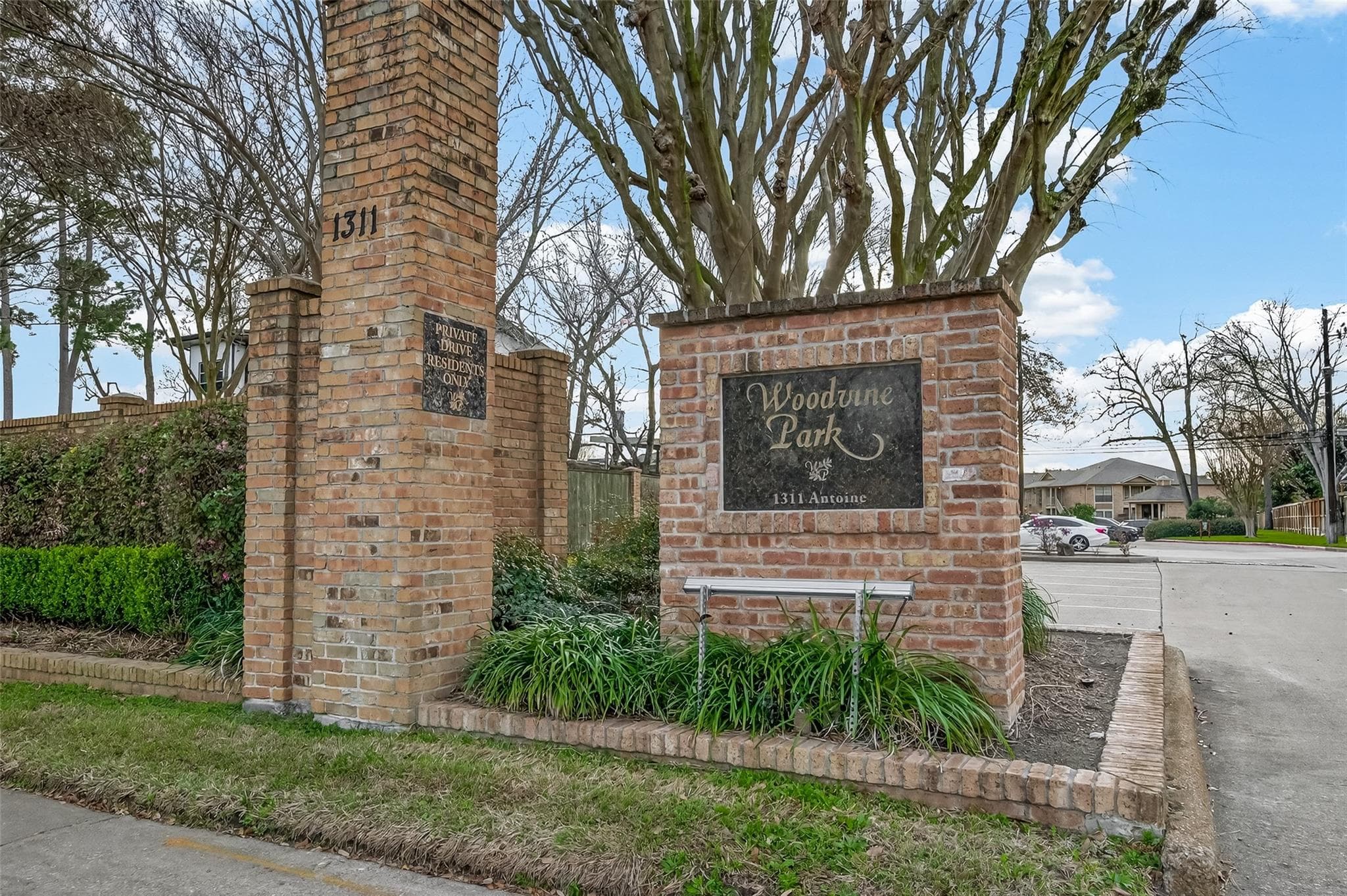 1311 Antoine Dr Apt 195