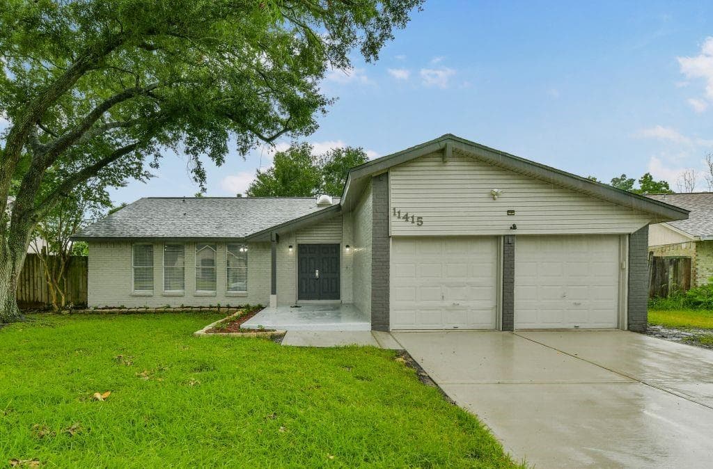 11415 Waxwood Dr