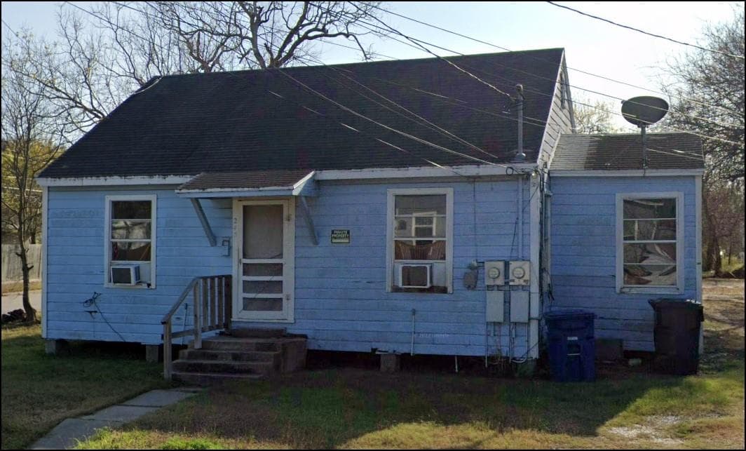 245 Tarlton St