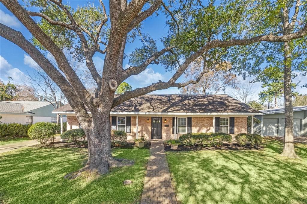 9538 Meadowbriar Ln