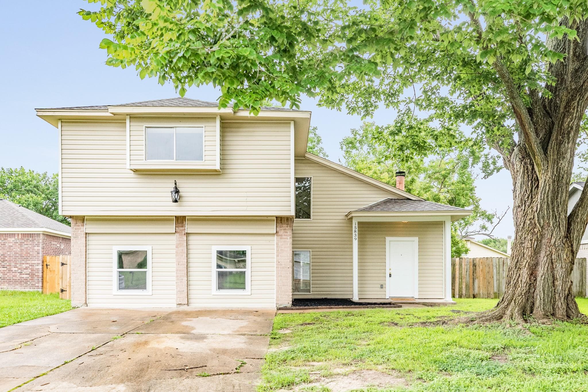 15839 Rosebriar Dr