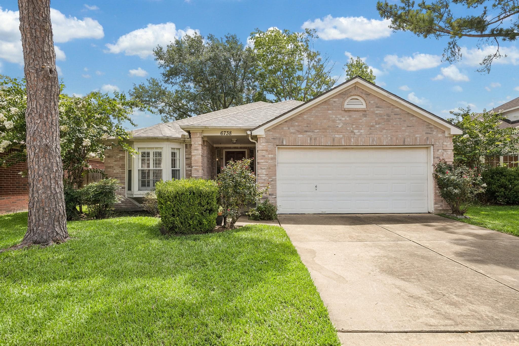 6738 Hertford Park Dr