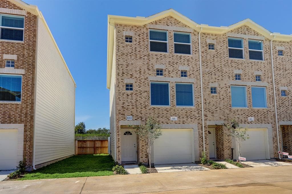 8705 Bryam Apt 501