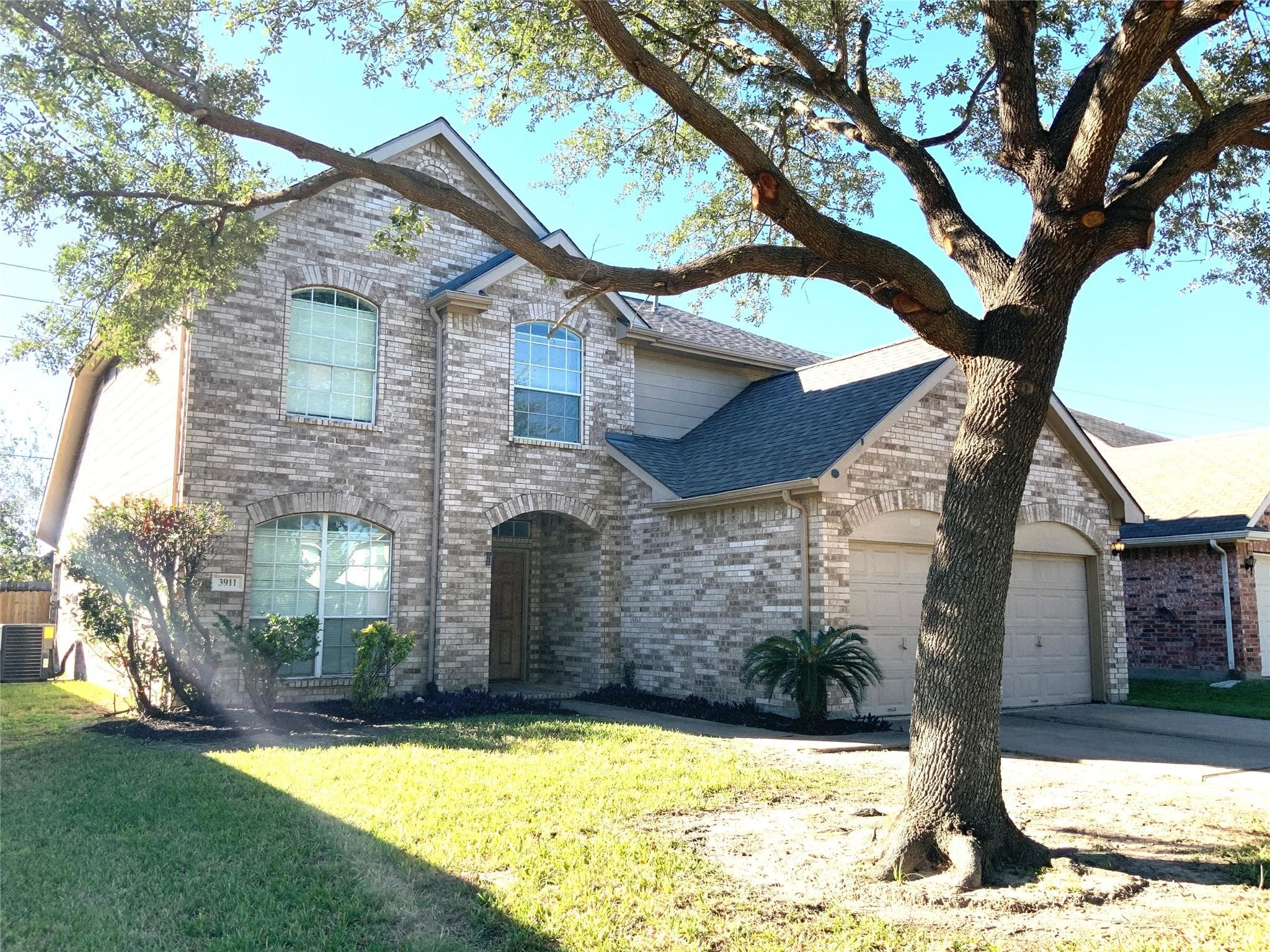 3911 Lauderwood Ln