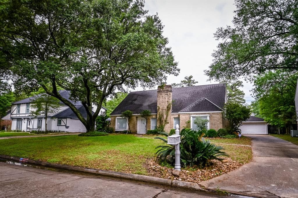 5118 Foresthaven Dr