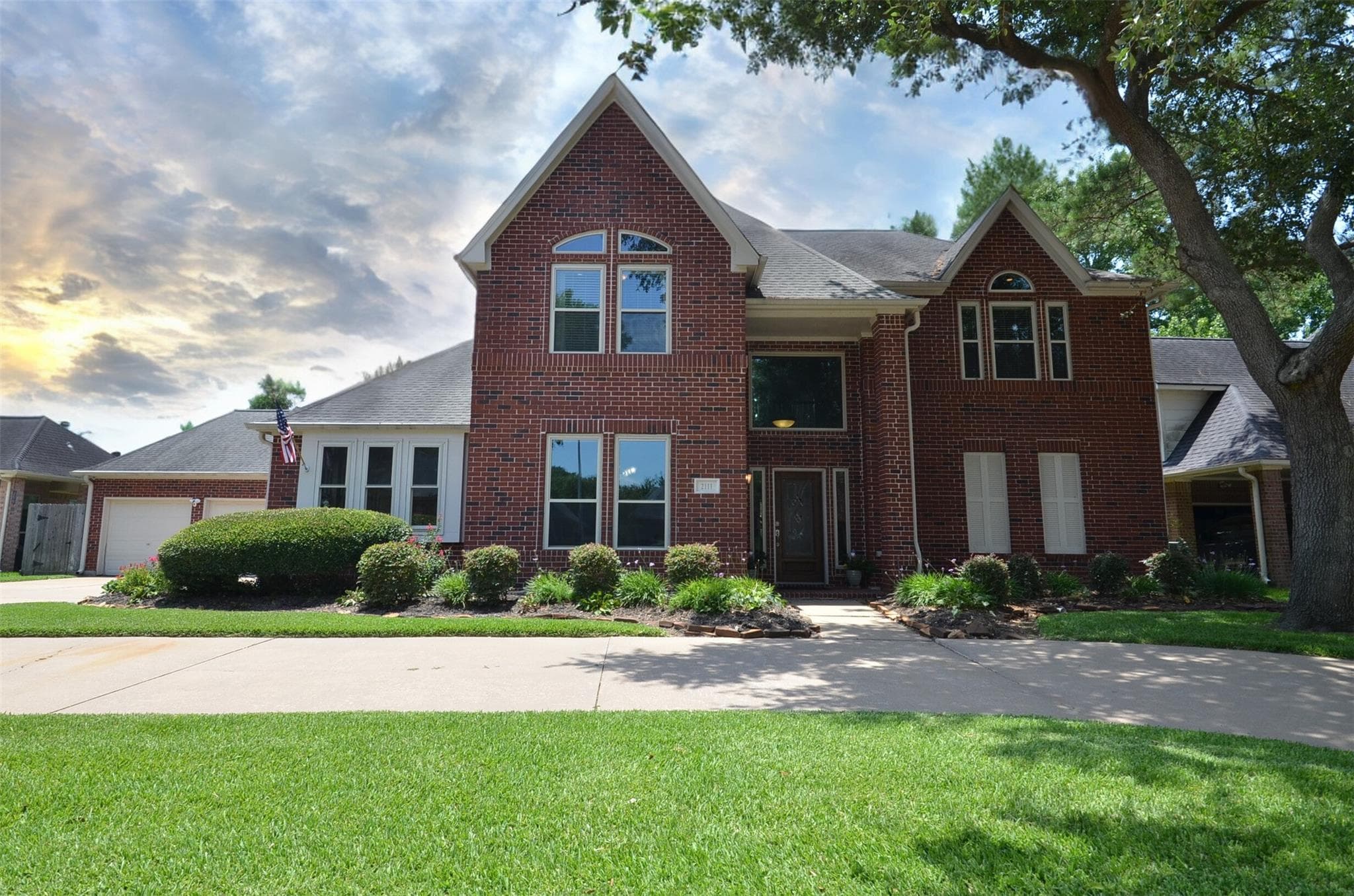 2111 Thompson Crossing Dr
