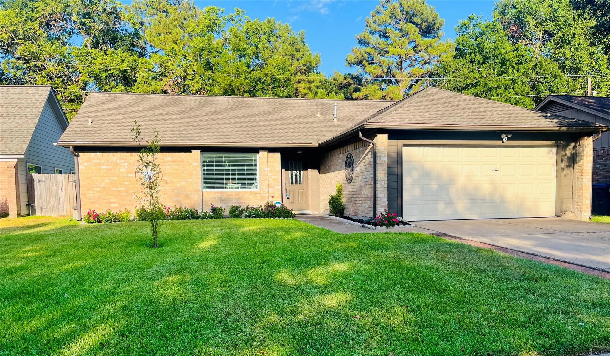 5214 Pine Cliff Dr