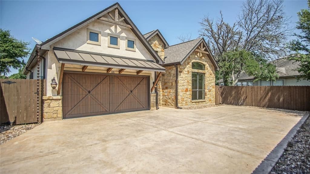 1126 Gruene Rd