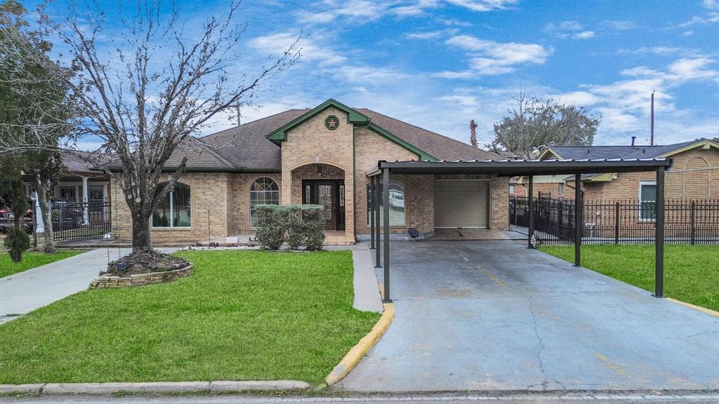 9119 Rockcliff Dr