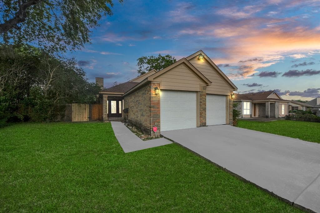 5403 Village Ln
