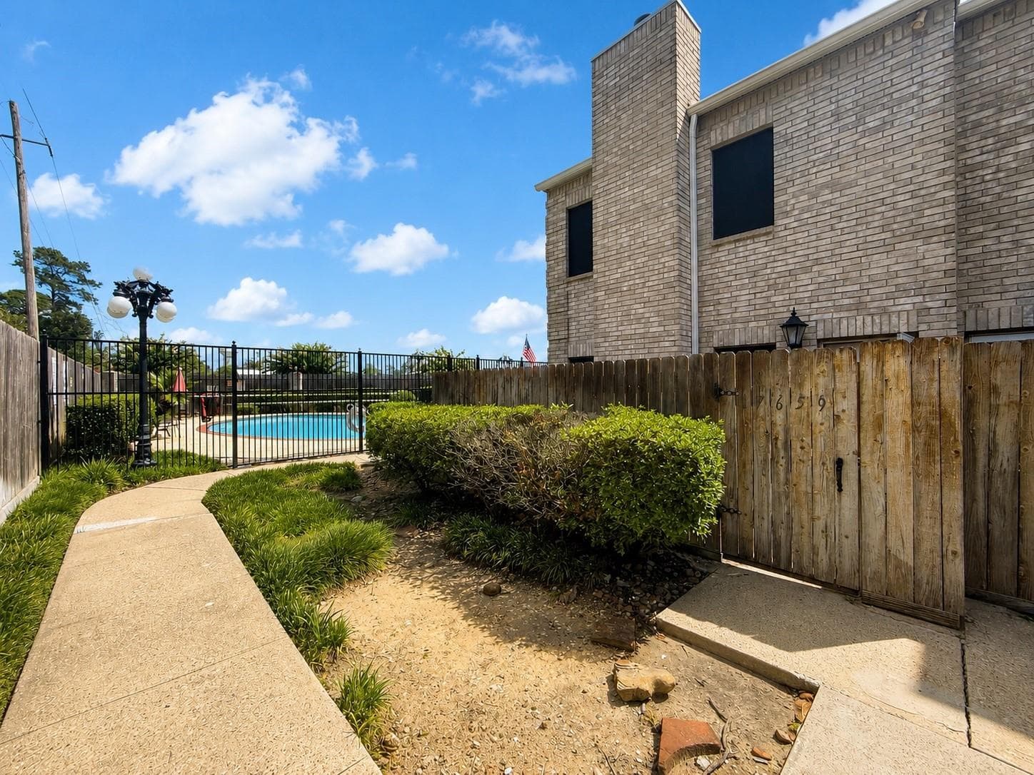 17659 Red Oak Dr # 7659