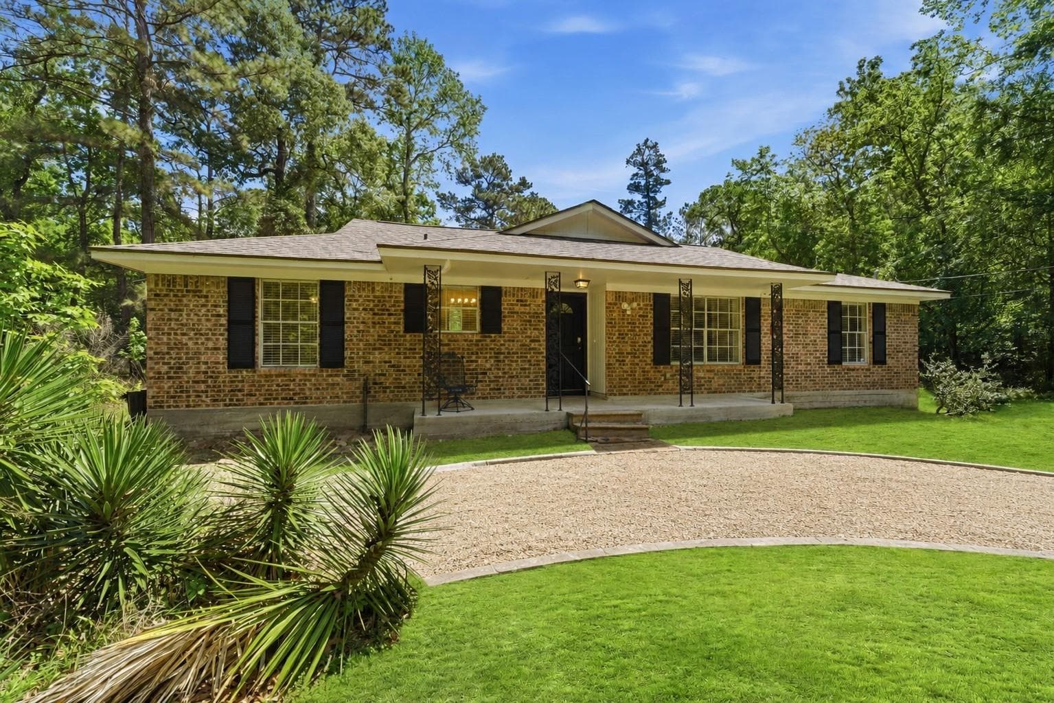 10820 Longleaf Dr