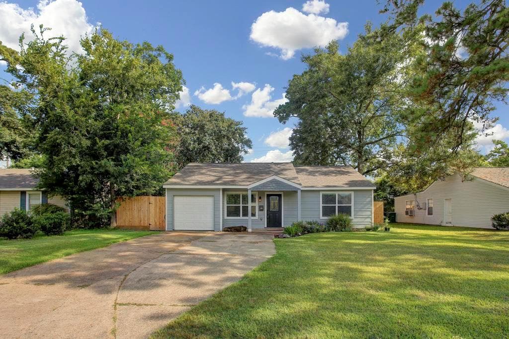 1246 Lamonte Ln