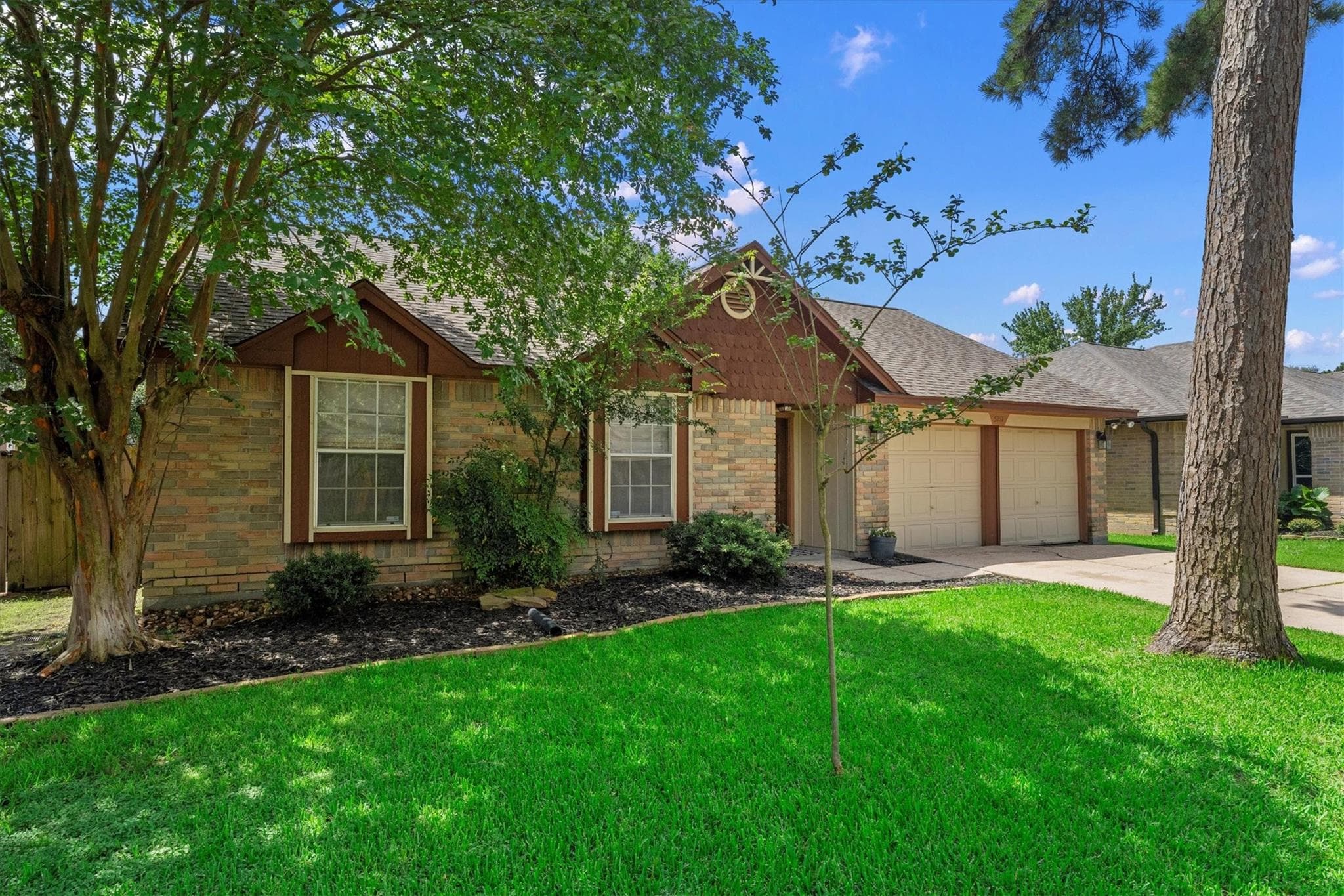 5211 Pimberton Ln